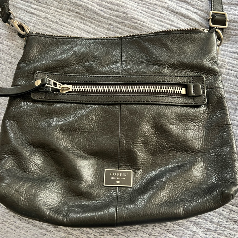 FOSSIL black pebbled leather bag with Silver hardware